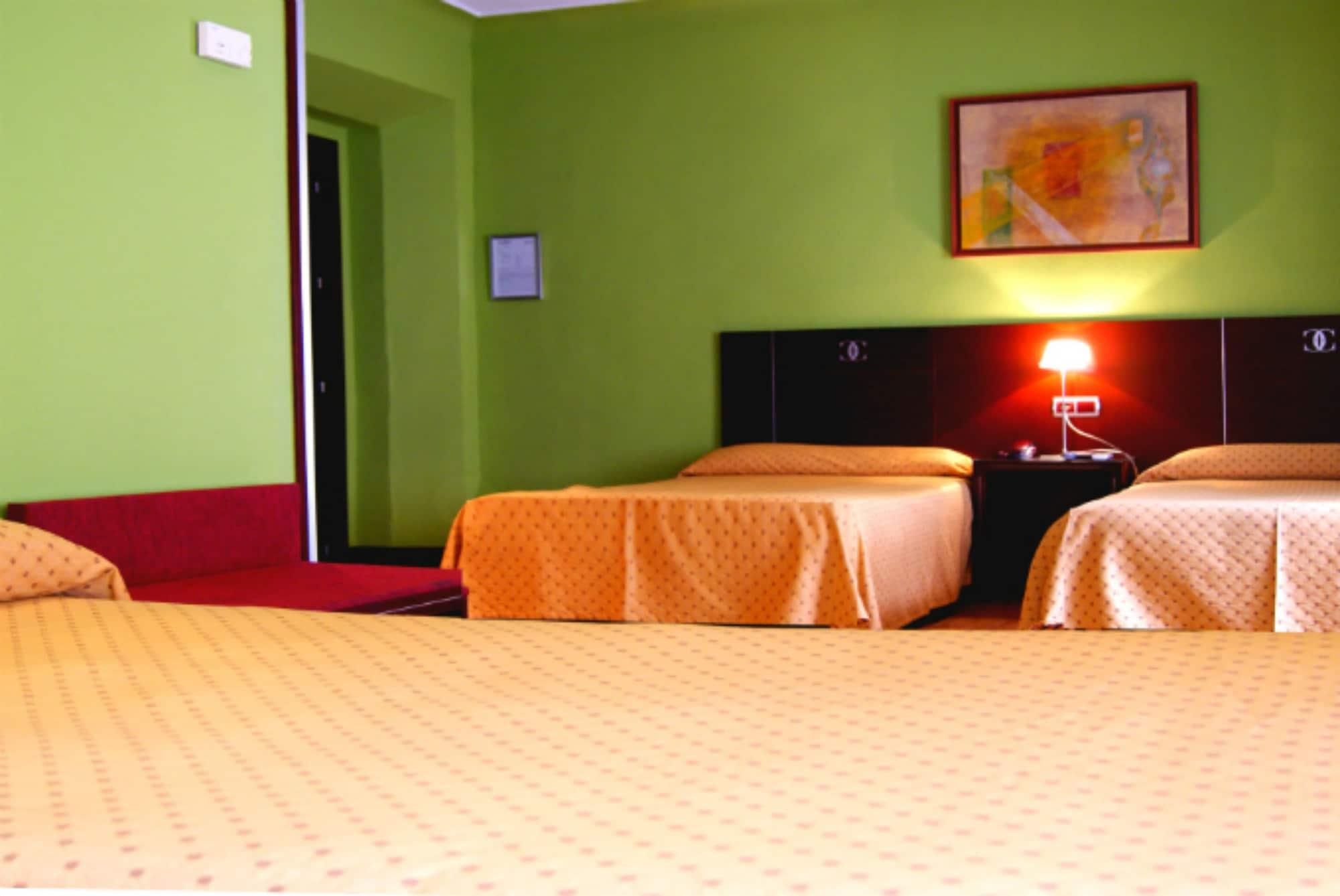 Triple Room